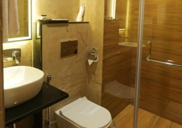 Superior Double Room - Image 4