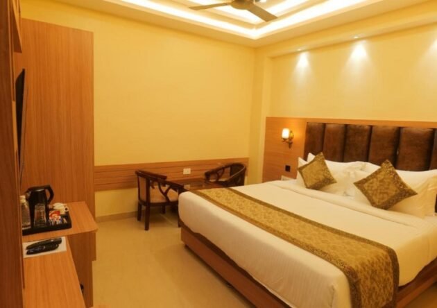 Superior Double Room - Image 5